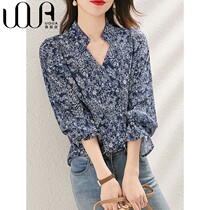 French vintage printed floral blue and white porcelain V-neck chiffon shirt women loose slim Joker top bottom shirt