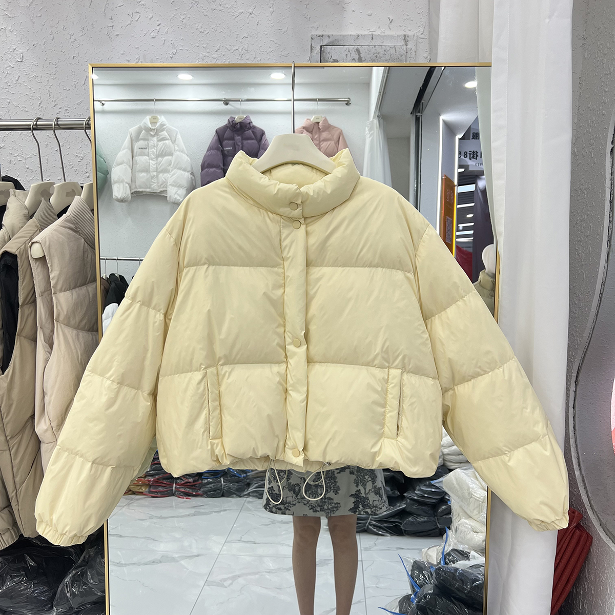 Anti season clearance 2023 Dongmen women's short down jacket new Korean version standing collar loose fitting white duck down bread jacket