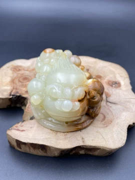 天然和田玉 碧玉 精細彫刻 金蟾 置物 擺件 210×140×95mm 重3250g 和田玉三足金蟾吊坠☆手工雕刻金蟾饰品_本命佛总部