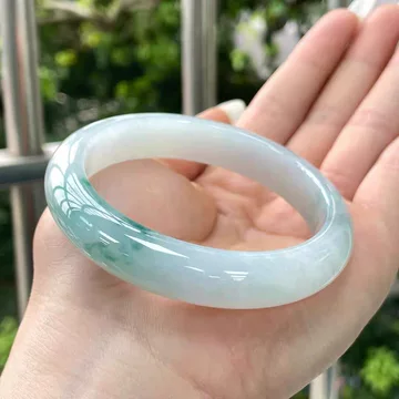 Fubibaoding jeweler 富璧寶鼎珠寶】白底飄花翡翠手鐲(天然A貨