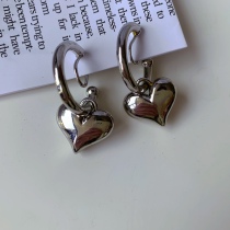 Robust love sweet and coveted mosquito-repellent coil ear clip without ear-hole female hot girl earrings pair with lukewarm clip