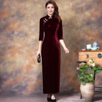 Cheongsam autumn 2020 new eroded bone modified version mother dress temperament long golden velvet middle-aged women
