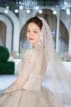 (Yunmei) wedding dress 2021 new bride temperament Palace style luxury heavy industry main yarn tailing dress autumn and winter