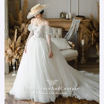 Main Wedding Palace Style 2021 New Bride Hepburn Wind Long Sleeve Lace Tail Vintage Bubble Sleeve Princess French
