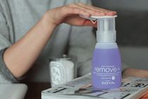 zoya gentle three-in-one cleaning without injury A nail polish a nail polish a water pressing bottle to discharge the water 237ml