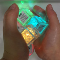 Childrens bathing and playing water bathroom bathing ice block lamp meets water luminous magic lantern tremble sound playing water Net red toy