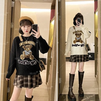 Small Korean maternity suit cartoon bear padded loose sweater wool pleated skirt autumn and winter