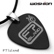  Watson musical instrument Titanium steel rock guitar pick necklace FTIsland band luxury MV Li Hongji ST