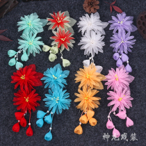 New opera floral headdress temples flower Beijing Yue Opera Tsing Yi Huadan Xiaodan Mama ear flower double chrysanthemum headdress silk flower