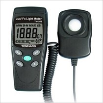 Taiwan Temas TM-202 LUX FC illuminance meter luminosity meter photometer TM202 original