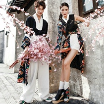Photo studio theme clothing couples fashion Street shooting location photo photo flower couple costume