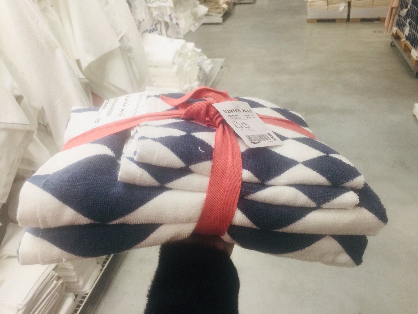 Special price 1.1 IKEA domestic Winter 2018 towel 4 piece set grey white