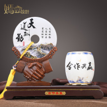 Tian Dao Gainful Handshake Swing Piece Cooperation Win-win Pen Holder presidents office Desktop High-end Business Gifts