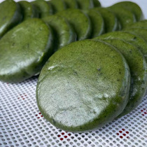 The tomb-sweeping day leaves Ciba qing tuan zi Wormwood Baba sucrose-free pure glutinous rice manual caraway Hunan traditional pastries ba