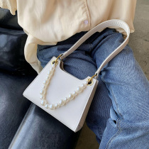 French niche small bag women 2021 popular new fashion Korean version wild style pearl portable shoulder armpit bag
