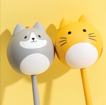 Shunfeng full 59 free mail spot famous excellent product miniso fat cat foam massage beating Strawberry bear