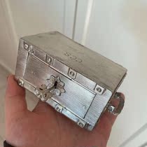 (Canal Grandpa) 80s Italys small treasure chest of iron box 690 set gold 390