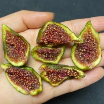 Dried green skin figs without sugar freshly dried and sweet no added new goods first-class snacks pregnant women milk and water