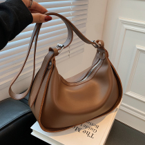 Autumn and winter small bag womens bag 2021 new fashion wild retro shoulder shoulder bag high sense minority dumpling bag
