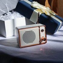 Pingbo studio creative retro cute miss small TV Wireless Bluetooth small speaker portable mini stereo