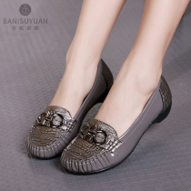 Genuine Leather Single Shoes Woman 2022 Spring Summer New Light Mouth Big Code Flat-bottomed Bean Bean Shoes 100 Hitch Round Head Soft Bottom Lefu Shoes