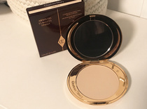 Spot CharlotteTillbury CT no time clear honey powder cake light and no time make up honey powder cake 8g