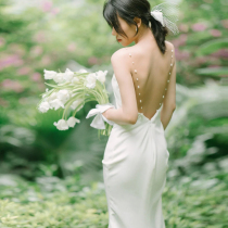 Simple suspender light wedding dress 2021 new French satin slim-fitting thin temperament bride forest travel door gauze