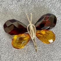 European origin 14 7 grams of natural amber butterfly shape chest pendant dual use
