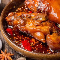 Cold Eating Series Pig Hooded Pork Feet Ready-to-eat Cooked Sesame Spicy Hale Meat Small Snacks Casual Snack Half Fit 185g