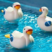 Baby bath toys swimming Little Swan baby bath children play water water play clockwork ducklings Boys Girls