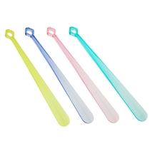 Japan imported ISETO long handle plastic shoehorn super long lifter artifact long bar shoehorn color plastic shoehorn