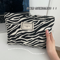 Simple and advanced sense ~ ins wind Zebra pattern cosmetic bag Travel portable skin care products wash storage bag large capacity