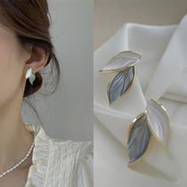 South Korea S925 silver pin simple ins leaf earrings female blue and white leaf earrings personality design Mori earrings
