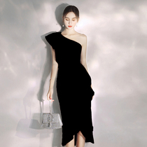 Evening dress women 2021 New banquet temperament Noble Black light luxury niche high end inclined shoulder dress