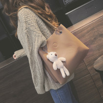 Hong Kong small bag women 2020 new fashion texture wild tote bag net red fashion large capacity shoulder messenger bag