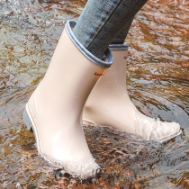 Rain shoes womens summer Middle tube fashion models wear water shoes non-slip soft bottom new rain boots waterproof flat light rubber shoes