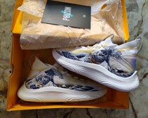 (Guest to enjoy) CURRY CURRY 8 sneakers custom Kanagawa Waves Foundation white and blue jelly gradient