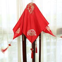 The veil is married to the red hijab the wedding of the Chinese style Xiuhe the classical wedding supplies the tassel head the wedding supplies