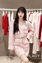 SP Pure Meta 2022 Early spring new small Aroma Wind V Collar Gradient Light Pink Knit Cardiolor Short Skirt Sweater Dress Suit