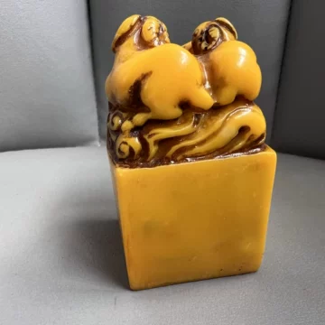 天然 田黄石 貔貅樣印材 細密彫 重110g Y19T32A