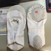 Soft bottom shoes white shoes