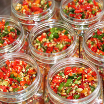 Hunan specialty chili sauce special spicy food farmhouse handmade spicy garlic sauce millet chop chili mixed meal sauce