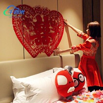 The womans happy son the Big Red Gate the wedding supplies the small European style new house personality