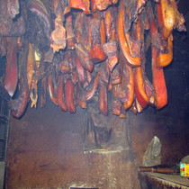 Hunan Xiangxi 18badong village farmhouse Bacon Bacon Bacon Bacon Bacon Bacon Bacon flavor firewood made sausage homemade smoked meat 500g