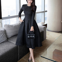 2021 autumn new dress round neck slim waist dress temperament fashion fashion high end pendulum goddess fan Black