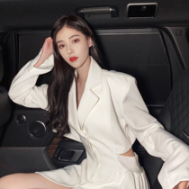  Nicky is beautiful and A white design suit dress female summer Xiaoxiang wind waist mid-length long-sleeved temperament