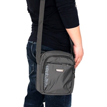 2021 spring and summer new Korean mens bag shoulder messenger backpack mens casual commuter waterproof Oxford canvas mens bag