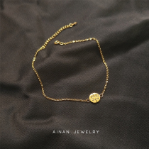 Official website Chow Tai Fook Star niche design 18k golden little fortune brand female Korean version simple round