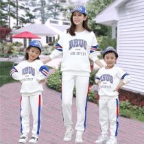 High-end parent-child clothing spring and autumn winter clothing 2021 New Tide bombing Street a family of three four long sleeve leisure sports set