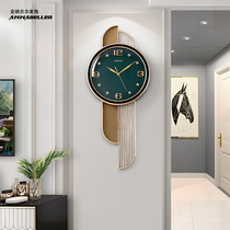 High-end Nordic living room wall clock Light luxury modern simple creative fashion wall clock Home restaurant decoration clock